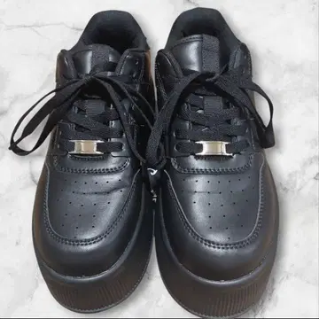 [ 새상품급 ] 블랙 플랫폼 통굽 스니커즈 (블랙) 미사용급 24cm