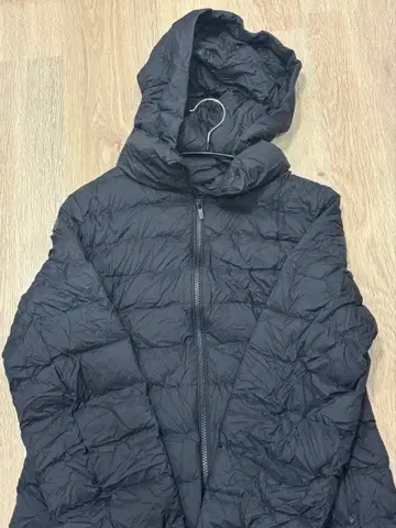 유니클로 UNIQLO 울트라 라이트 다운 롱 코트 WOMEN M 사이즈