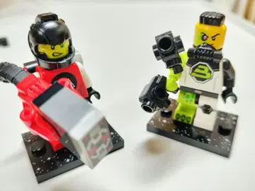 LEGO71046-5 M-트론 파워 리프터, 블랙트론 뮤턴트