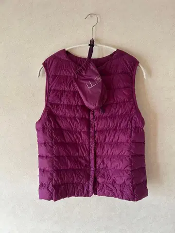 유니클로 다운 베스트 M 퍼플