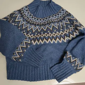 프릭스스토어 노르딕 하이넥 숏 기장 니트 풀오버 블루