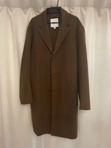 COS 브라운 체스터 코트