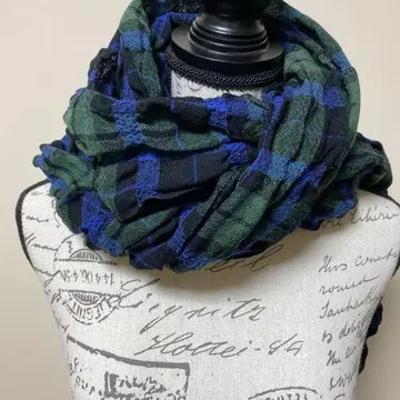 체크 무늬 프린지 스카프