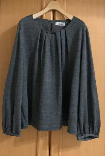 레리안 울 저지 턱 개더 슬리브 티셔츠 17호 현행 모델