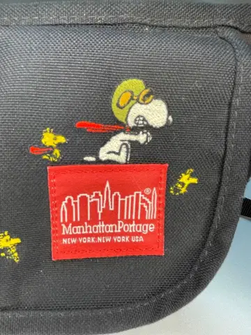 Manhattan Portage 스누피 숄더백 블랙