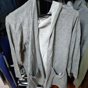 후드 부착 그레이 롱 코트