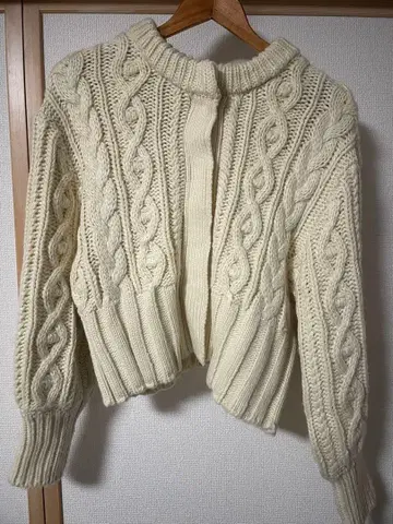 Discoat 아이보리 케이블 짜임 니트