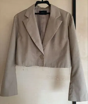 EMODA 크롭 정장 자켓 베이지 프리