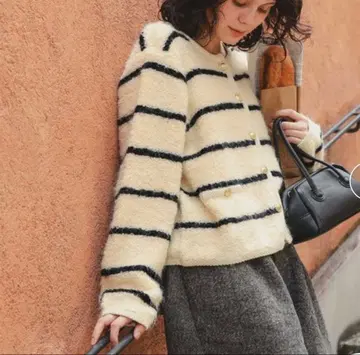 푸티 루프 골드 단추 니트 가디건