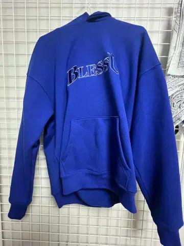 BlessU 후드 부착 후드티 파란색