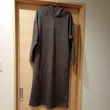 Aumento 후드 부착 롱 원피스 그레이