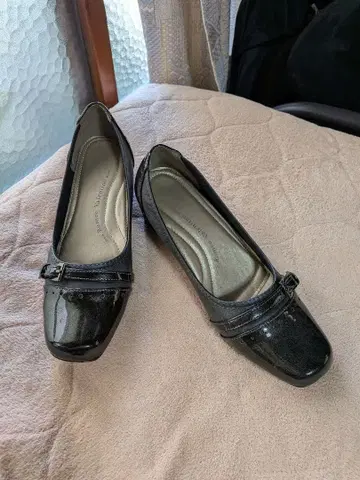 블랙 베이지 펌프스 2켤레 세트