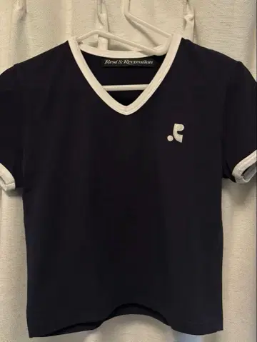 Rest & Recreation 네이비 반팔 티셔츠 로고 자수