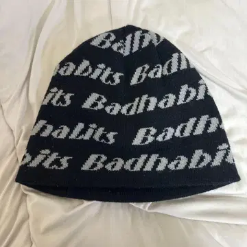Bad Habits 로고 니트 모자