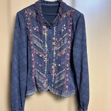 자수 레이스 긴팔 블라우스