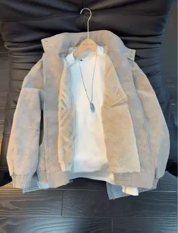 베이지 플리스 라이닝 점퍼