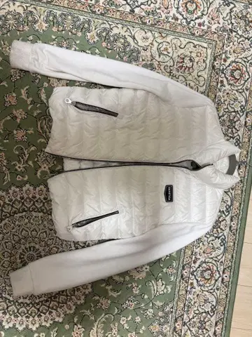 DUVETICA 화이트 라이트 다운 자켓 사이즈 42 여성용