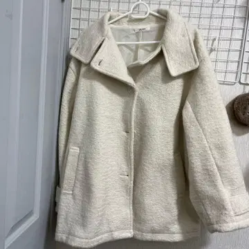 milly bliter 크림색 무스탕 코트