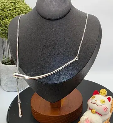 실버 컬러 스마일 목걸이 커브 바 합금 모던 캐주얼