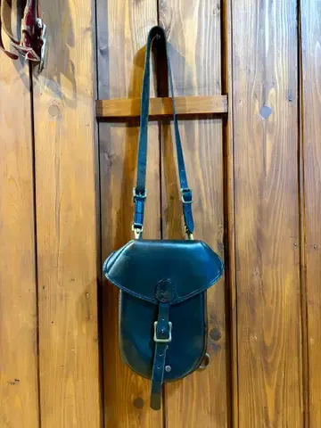 ATELIER CHERRY 아틀리에 체리 피넛 백 한정판 안장 백