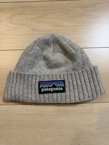 [ 가격 인하 ] patagonia 그레이 니트 모자