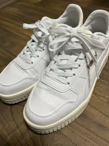 PUMA 24cm 골드 아이보리 스니커즈