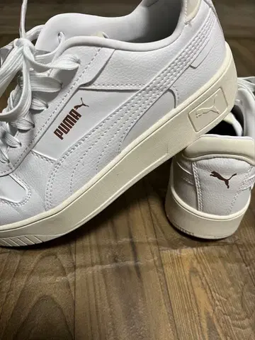 PUMA 24cm 골드 아이보리 스니커즈