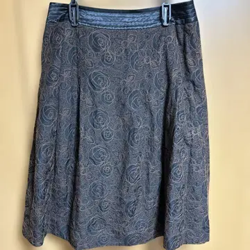 CLASSICAL 플레어 스커트 무릎 기장 13