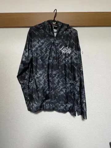 Gotcha 타이다이 패턴 후드 부착 자켓