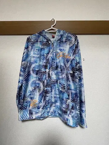 GOTCHA 파랑과 화이트 잎 패턴 후드 부착 저리 세트