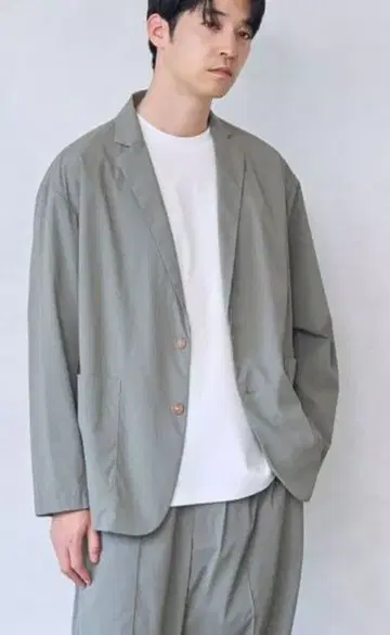 그레이 그린 캐주얼 수트 셋업 coen