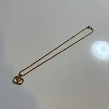 발렌티노 골드색 V자형 펜던트 목걸이 금도금