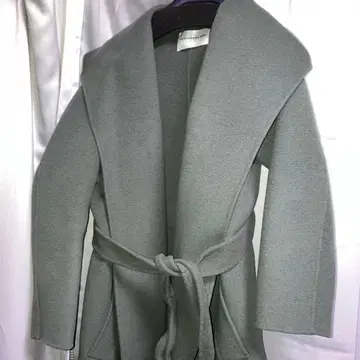 투모로우랜드 후드 부착 코트 그린