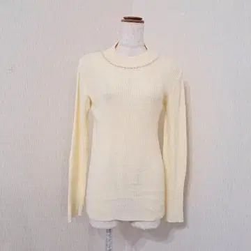 as know as 펄 장식 모크넥 니트 크림 리브 긴팔
