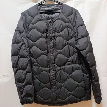 유니클로 화이트 마운티니어링 울트라 라이트 다운