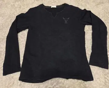 BOYCOTT 블랙 V넥 긴팔 트레이닝복