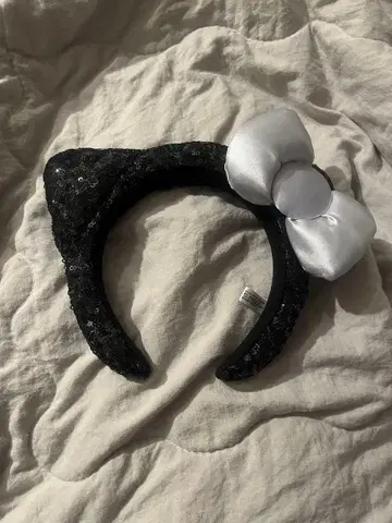 헬로키티 리본 포함 블랙 머리띠