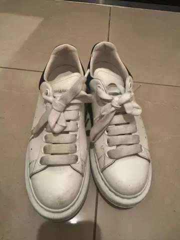 Alexander McQueen 스니커즈 화이트/네이비