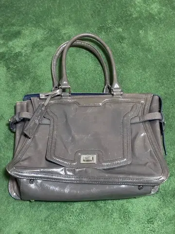 모드 에 자코모의 핸드백