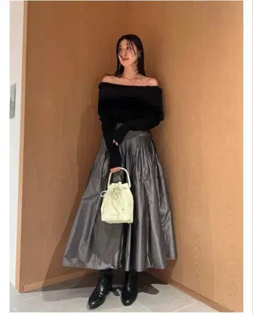 2025년 완판템! 그레이 플레어 롱 스커트