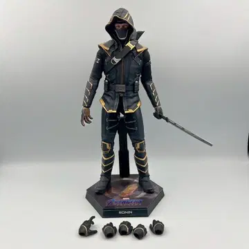 핫토이즈 1/6 피규어 호크아이 로닌 아이언맨