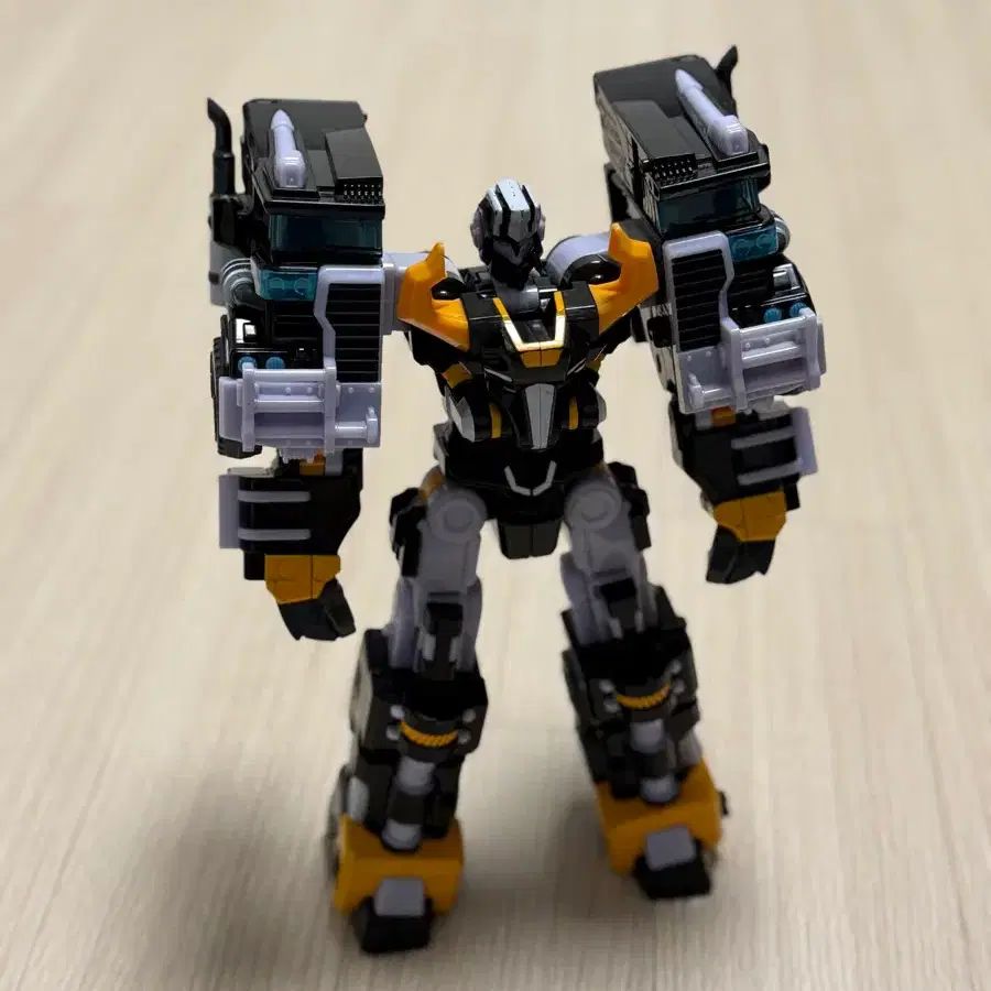 Tobot V Big Trail #또봇,#또봇v,#빅트레일 on Bunjang Global Site.