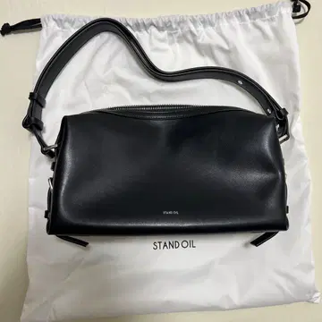 STAND OIL 블랙 가죽 숄더백