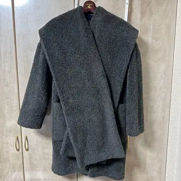 보아 소재 그레이 롱 코트