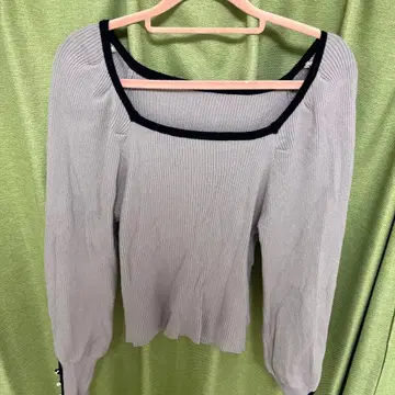 리브 편직 그레이 긴팔 니트