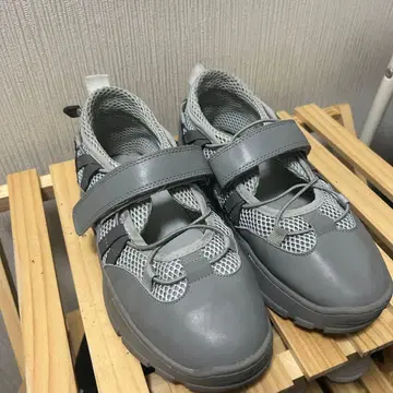 락 피쉬 의류 스니커즈 23.5cm