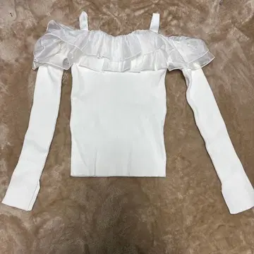 프릴 오프숄더 긴팔 상의