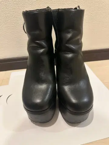 블랙 플랫폼 부츠
