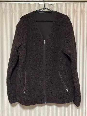 유니클로 브라운 플리스 자켓 사이드 포켓 포함