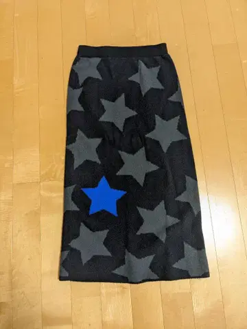 별 패턴 타이트 스커트